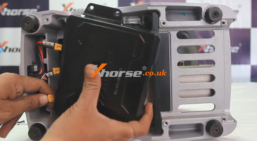 how to replace battery for xhorse dolphin xp005 05